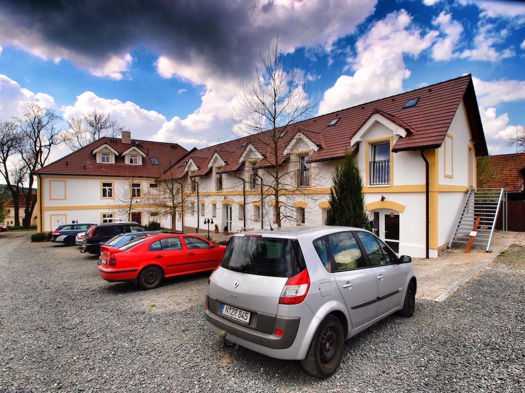 Hotel Pod Kokšínem Spálené Poříčí Exterior foto